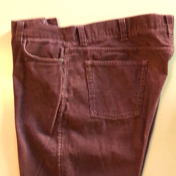 Men’s LL Bean fine-wale corduroy pants in 42/32 - Picture 1 of 5